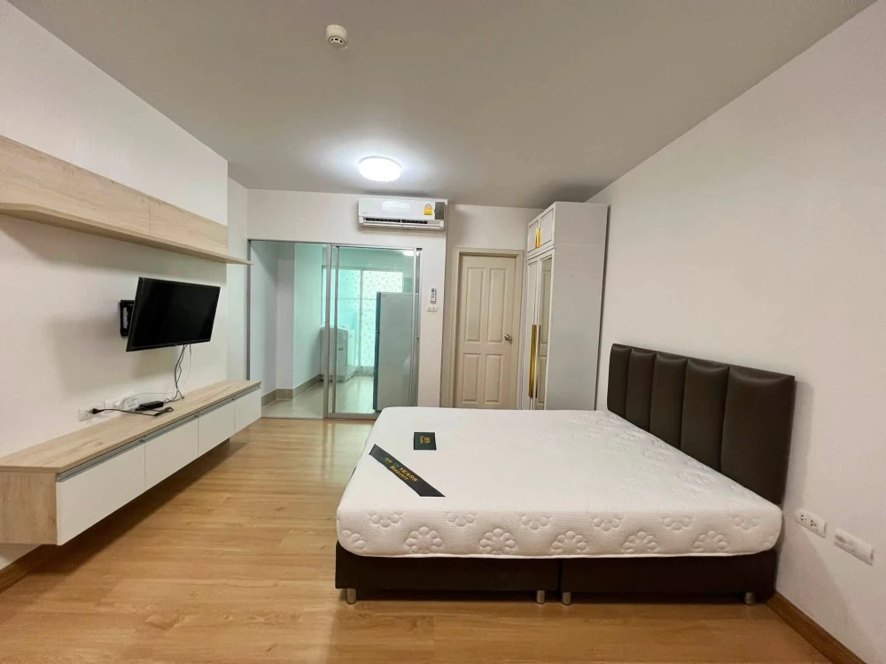 Selling Supalai Vista Sri Racha Laemchabang Port Intersection studio unit, fully furnished, sea view. Book now!