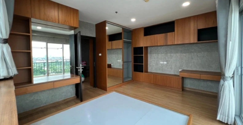 Selling Supalai Vista Tiwanon Intersection, 18th floor. Nice corner unit with great view. Book now!
