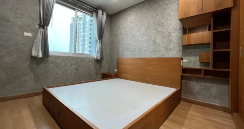 Selling Supalai Vista Tiwanon Intersection, 18th floor. Nice corner unit with great view. Book now!