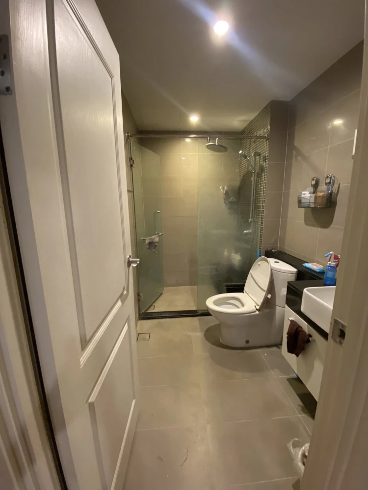 Selling Supalai Wellington II. Spacious unit with ample usable space. Excellent location and convenient transportation. Don't miss out!