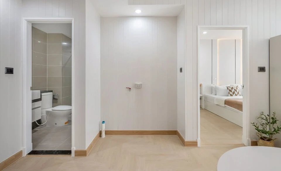 Selling a large 47 sq m Supalai Wellington unit with a spacious living room and unobstructed view from the 6th floor. Fully furnished with appliances,