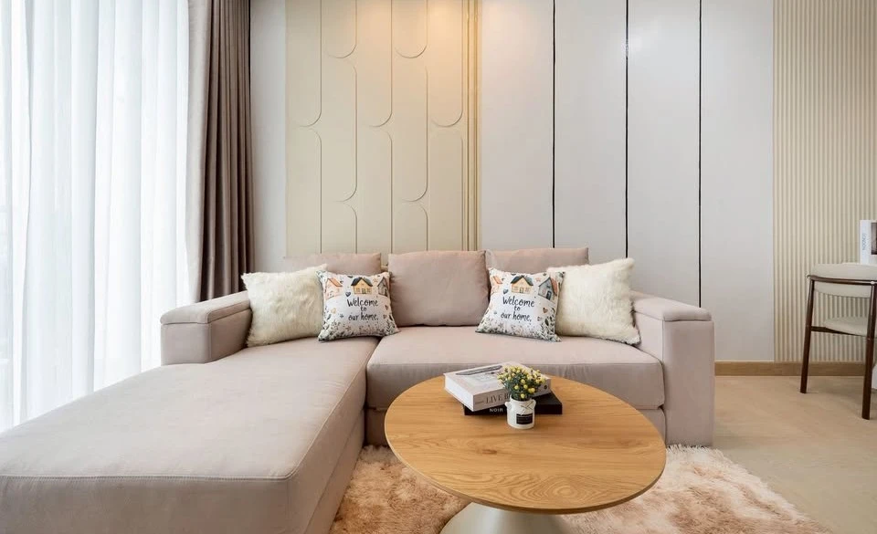 Selling a large 47 sq m Supalai Wellington unit with a spacious living room and unobstructed view from the 6th floor. Fully furnished with appliances,