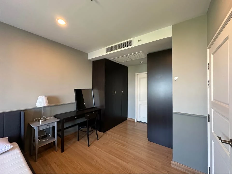 For sale: Supalai Wellington, built-in throughout the room, fully furnished, great view, airy, spacious, ready to move in, just bring your suitcase.