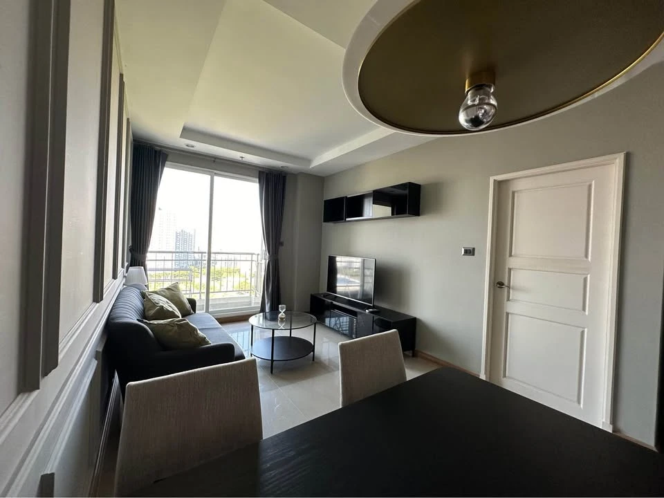 For sale: Supalai Wellington, built-in throughout the room, fully furnished, great view, airy, spacious, ready to move in, just bring your suitcase.