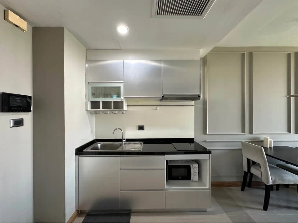 For sale: Supalai Wellington, built-in throughout the room, fully furnished, great view, airy, spacious, ready to move in, just bring your suitcase.