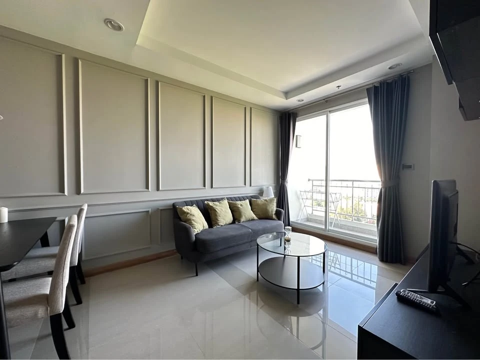 For sale: Supalai Wellington, built-in throughout the room, fully furnished, great view, airy, spacious, ready to move in, just bring your suitcase.