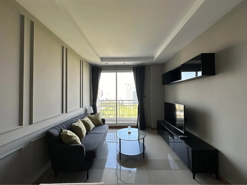 For sale: Supalai Wellington, built-in throughout the room, fully furnished, great view, airy, spacious, ready to move in, just bring your suitcase.