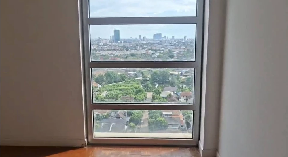 Superior Condominium for sale. Unfurnished unit with spacious living area in a great location with beautiful, unblocked views. Book now!