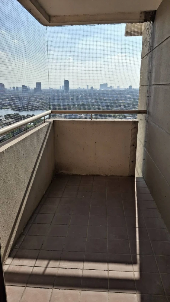 Superior Condominium for sale. Unfurnished unit with spacious living area in a great location with beautiful, unblocked views. Book now!