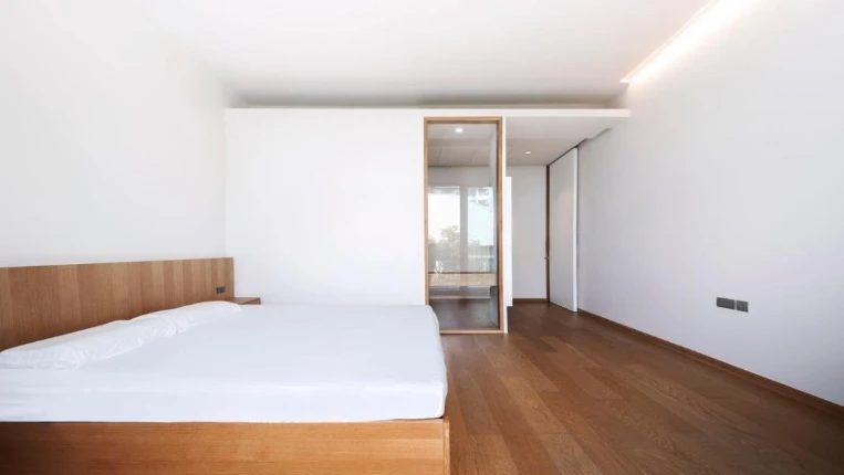Supreme Legend store for sale, 3rd floor, fully furnished. Book now!