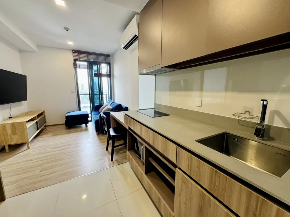 Taka Haus Ekkamai 12 for sale/rent, few units, private, quiet, no buildings blocking the surrounding area, with built-in furniture, reserve now.