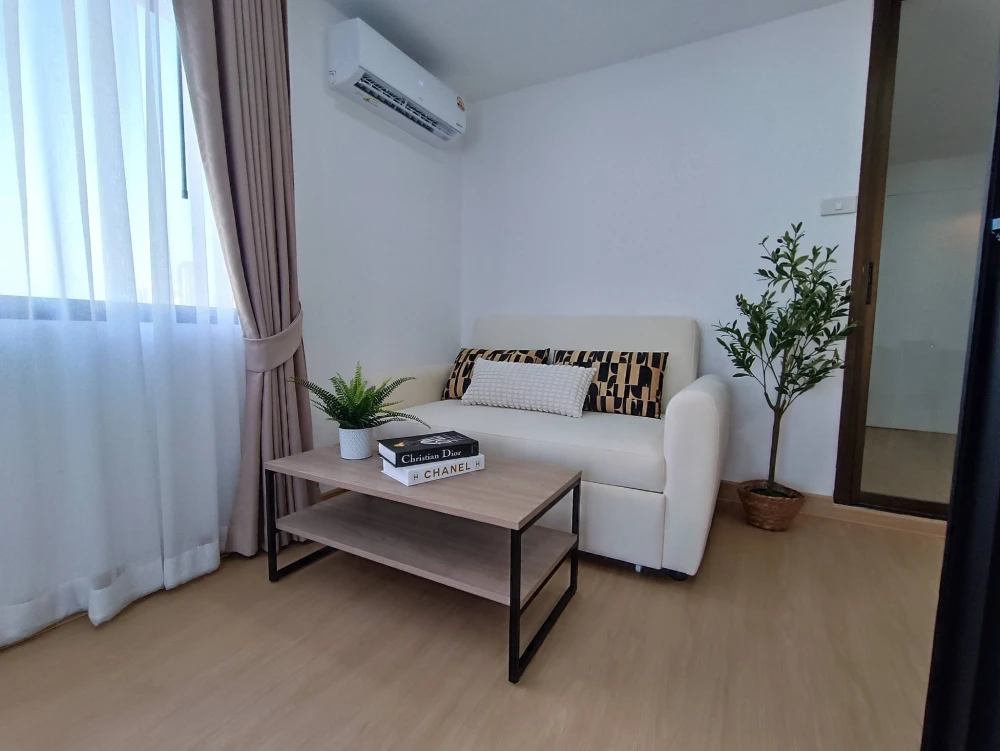 Selling a corner unit at Tararin Chaophaya, offering privacy and a beautiful minimalist design. Don't miss out!