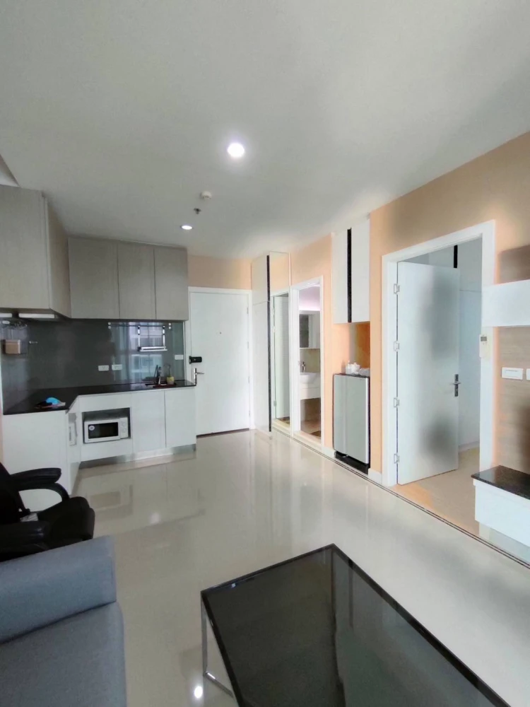 For sale TC Green 1 bedroom 1 bathroom, comes with furniture and complete facilities. Don't miss out on this great deal.