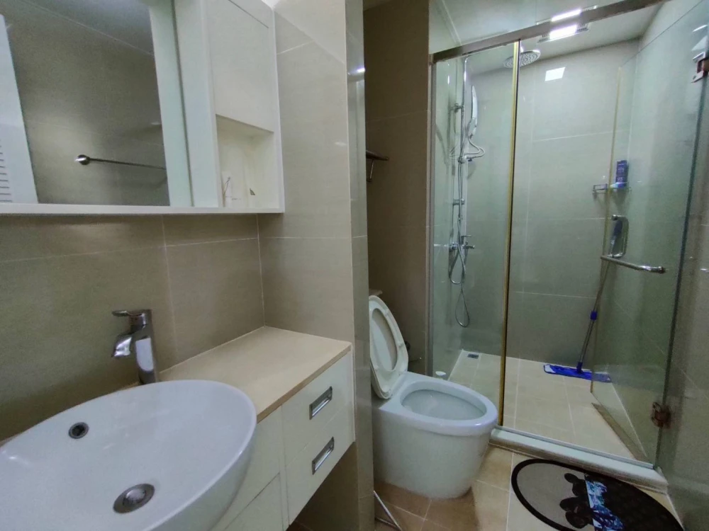 For sale TC Green 1 bedroom 1 bathroom, comes with furniture and complete facilities. Don't miss out on this great deal.