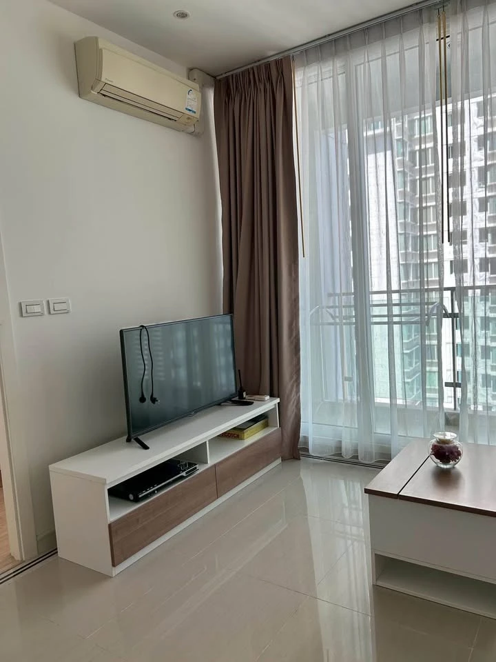 Selling a TC Green condo in good condition with complete amenities: Ready to move in!