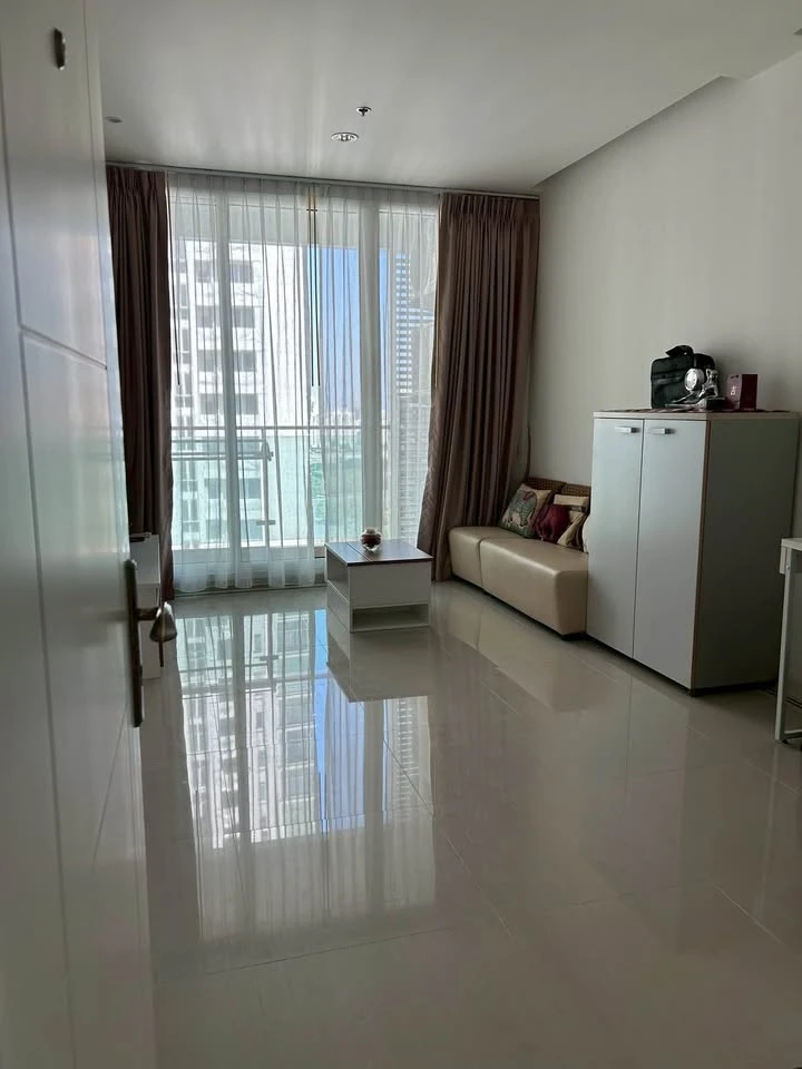 Selling a TC Green condo in good condition with complete amenities: Ready to move in!