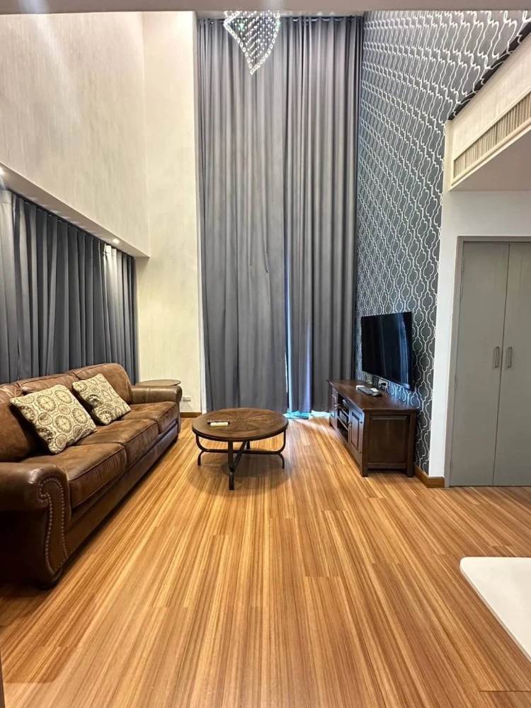 Selling TEAL Sathorn-Taksin Duplex 2-bedroom unit with pool view and full furnishings. Book now! Limited time offer.