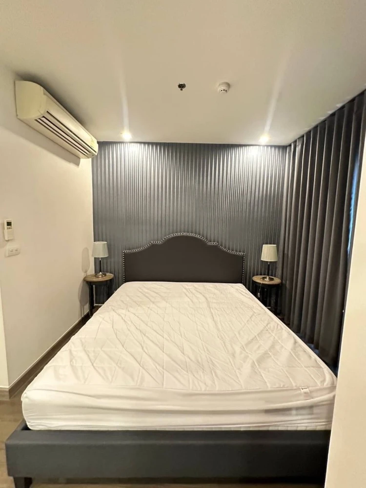 Selling TEAL Sathorn-Taksin Duplex 2-bedroom unit with pool view and full furnishings. Book now! Limited time offer.