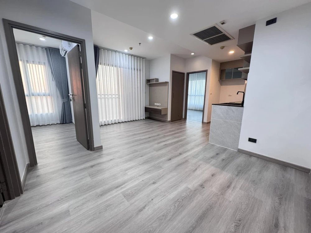 Selling rent TEAL Sathorn-Taksin, corner unit, less crowded, spacious living area, great location, convenient transportation. Book now!