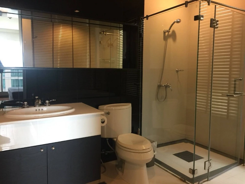 For sale: The Address Chidlom, 20th floor, fully furnished. Interested? Buy now!