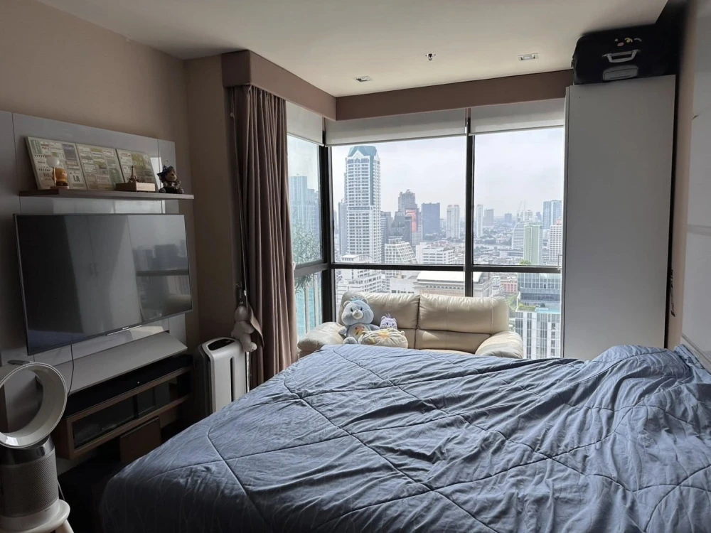 For sale: The Address Sathorn, spacious room with plenty of usable space, good location, beautiful city view from high floor, reserve now!