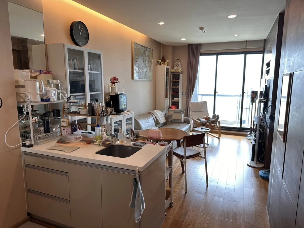 For sale: The Address Sathorn, spacious room with plenty of usable space, good location, beautiful city view from high floor, reserve now!