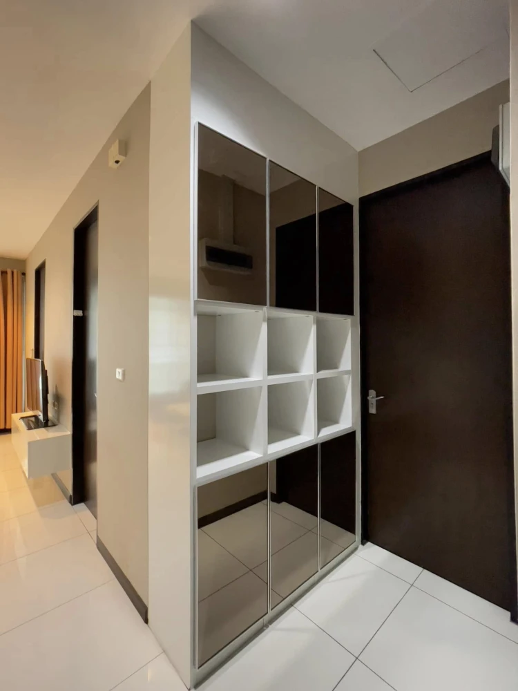 For sale: The Address Siam, located in the heart of the city, 9th floor, fully built-in, ready to move in. Book now and you won't be disappointed.