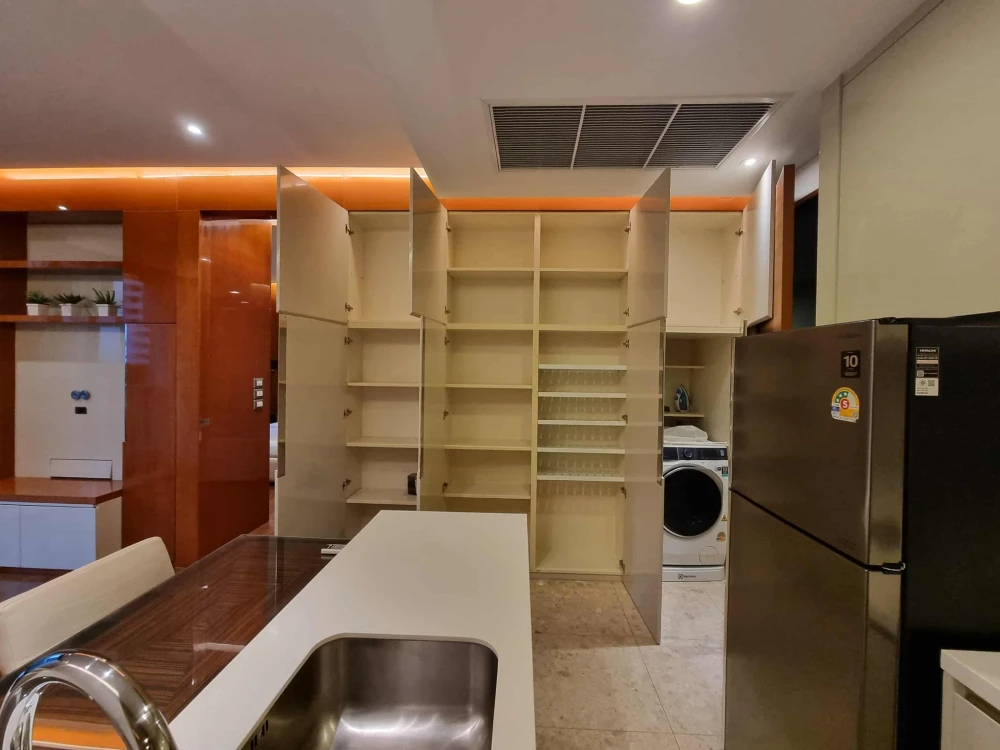 For sale: The Address Sukhumvit 28, 9th floor, nice room, fully furnished, reserve now.