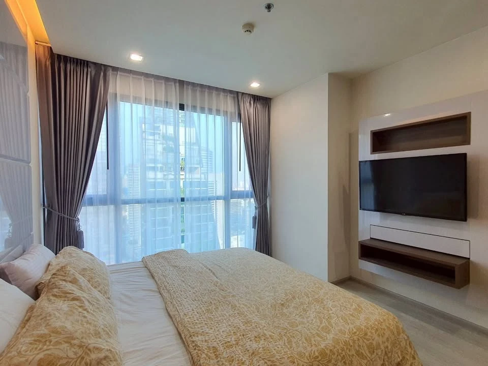 For sale: The Address Sathorn 12, spacious room, comfortable, comes with complete facilities. Good like this, book now, don't miss out!!
