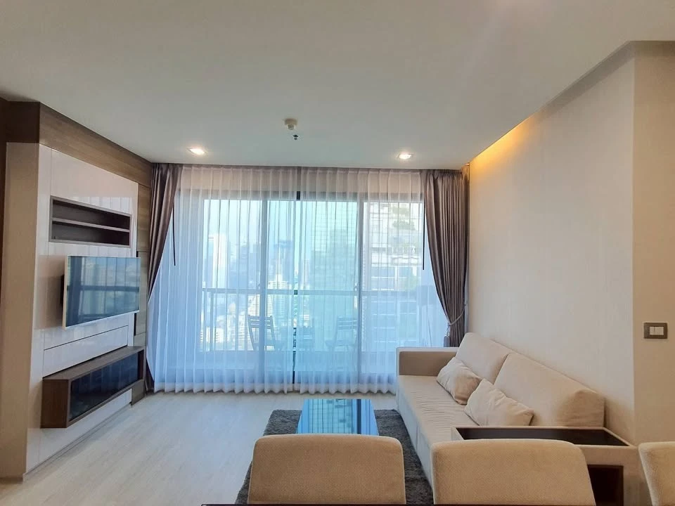 For sale: The Address Sathorn 12, spacious room, comfortable, comes with complete facilities. Good like this, book now, don't miss out!!