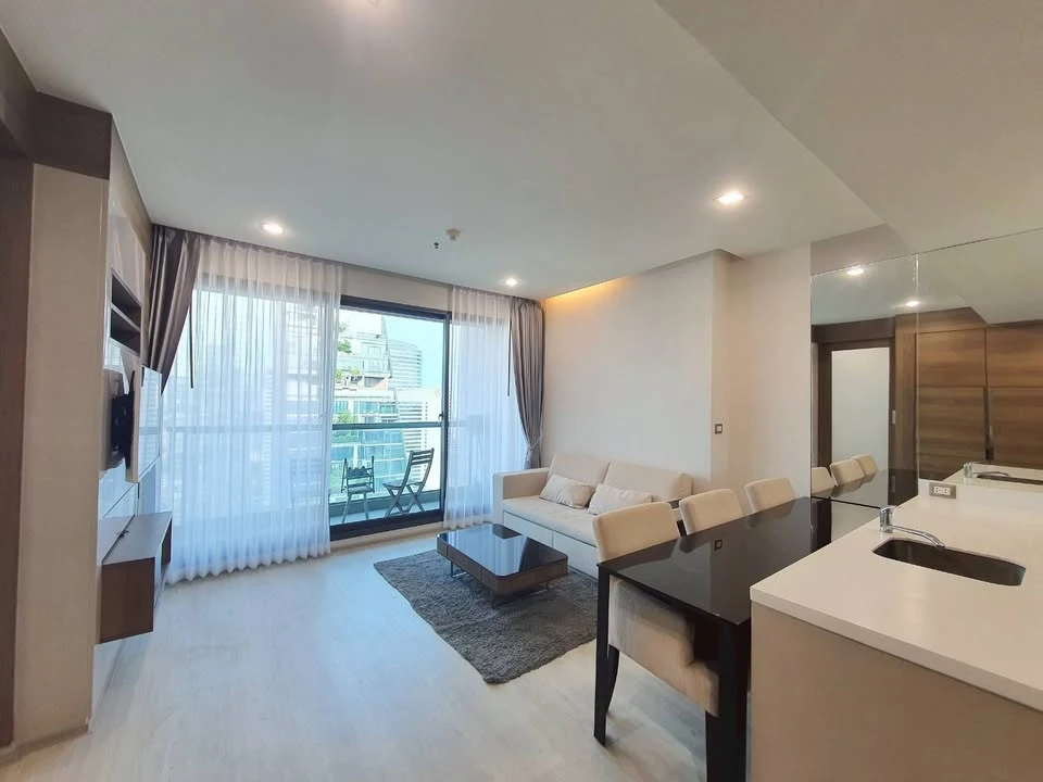For sale: The Address Sathorn 12, spacious room, comfortable, comes with complete facilities. Good like this, book now, don't miss out!!