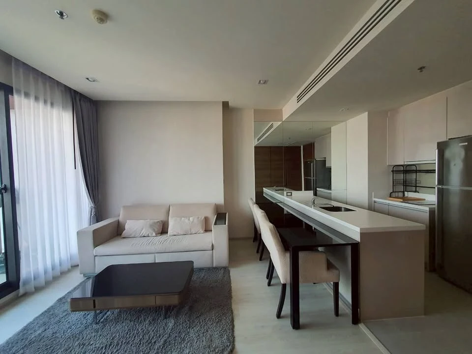 For sale: The Address Sathorn 12, spacious room, comfortable, comes with complete facilities. Good like this, book now, don't miss out!!