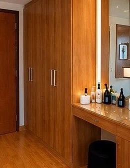 Selling The Alcove Sukhumvit 49, 2 bedrooms, 2 bathrooms, with high-quality built-in furniture. Book now!