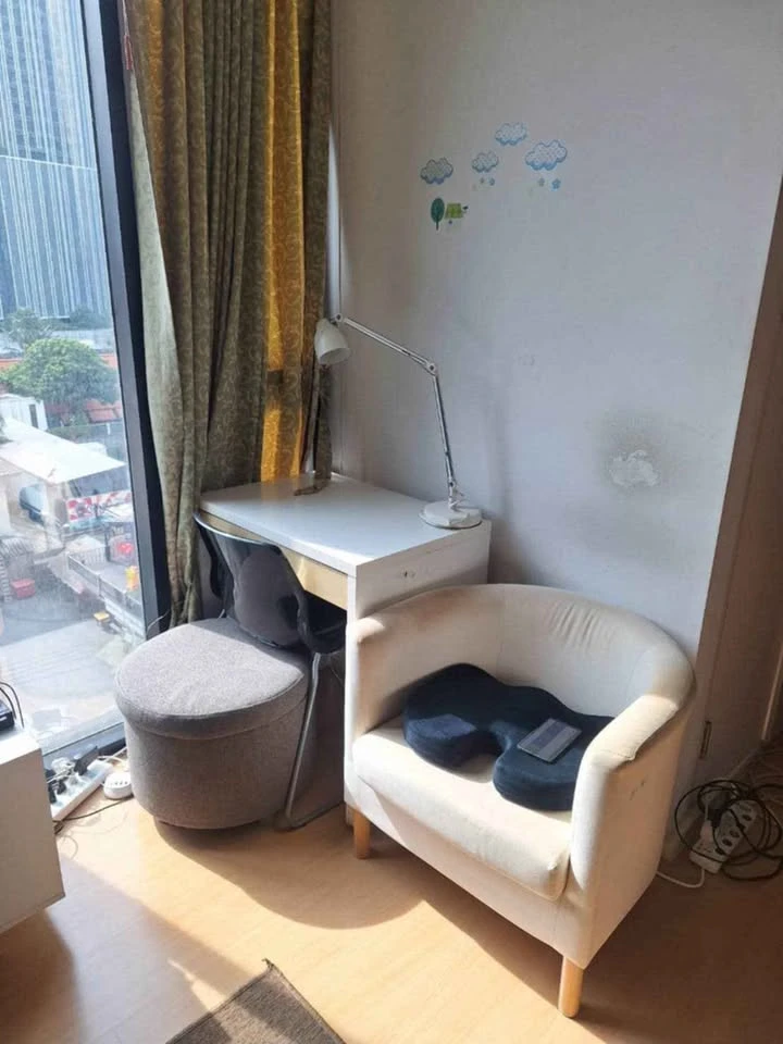 Selling The Alcove Thonglor 10. Spacious, bright, and airy unit, fully furnished with appliances. Don't wait!