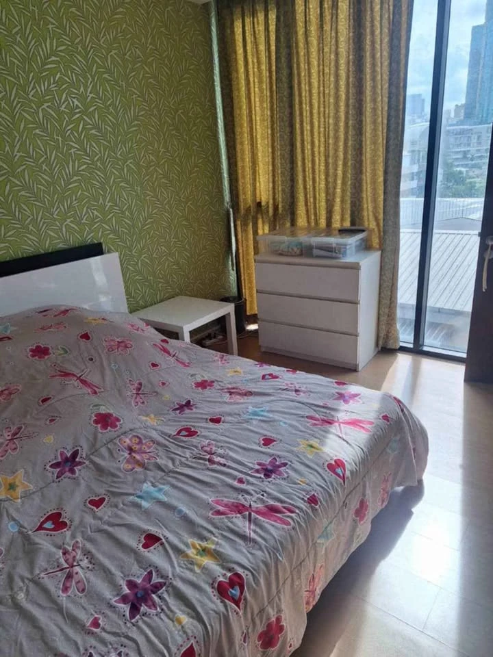 Selling The Alcove Thonglor 10. Spacious, bright, and airy unit, fully furnished with appliances. Don't wait!