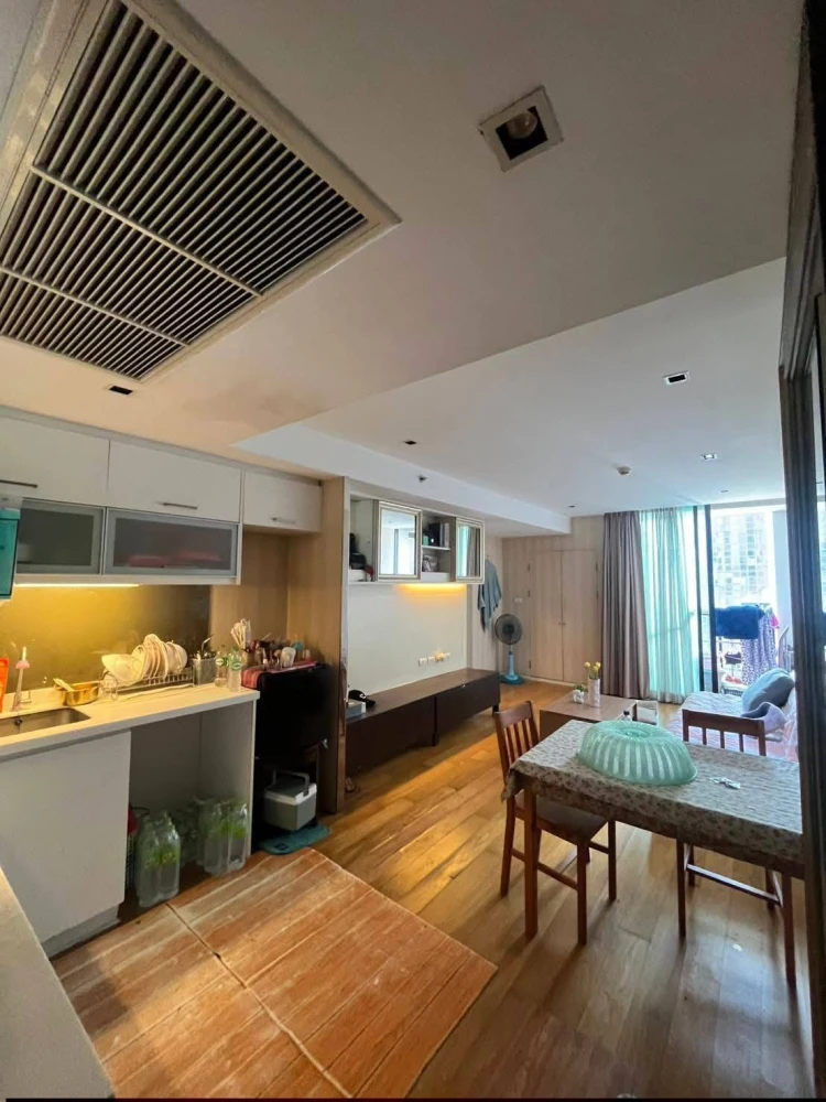Selling 10 comfortable and fully furnished units at The Alcove Thonglor. Book now!
