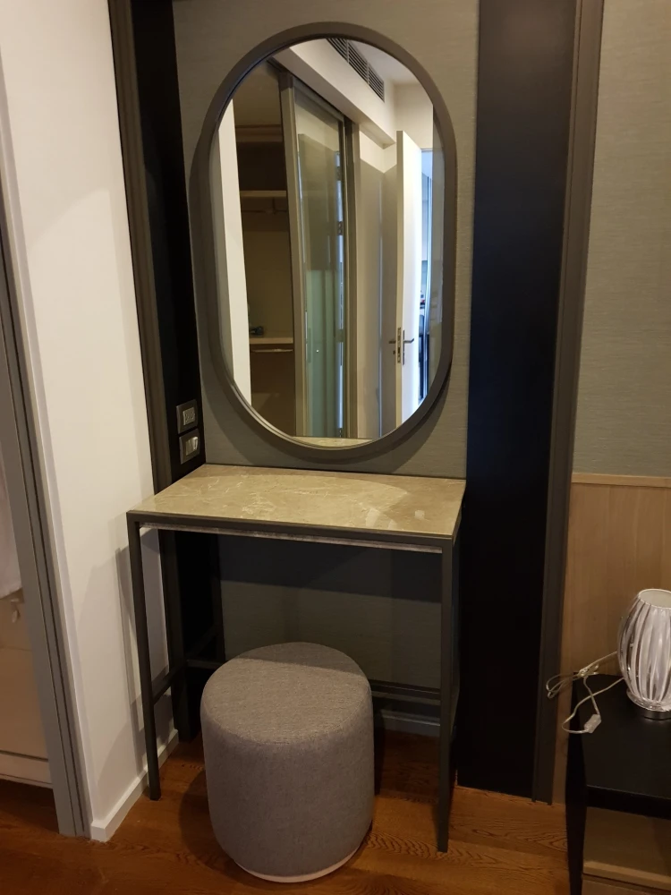 For sale: The Bangkok Sathorn Condominium, spacious room, comfortable, high floor, built-in furniture, very good quality, hurry and book before you mi