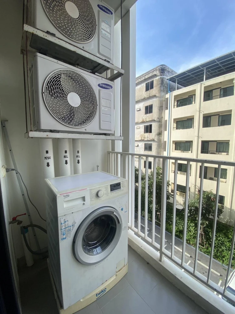 For sale: The Base Central Pattaya, spacious room, ready to move in, fully furnished, just bring your bag!