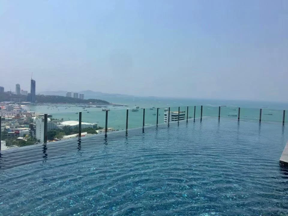 Selling a great unit at The Base Central Pattaya. High floor, fully furnished. Book now!