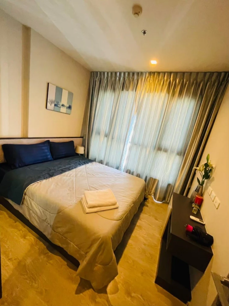 Selling a great unit at The Base Central Pattaya. High floor, fully furnished. Book now!