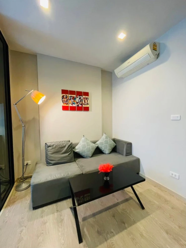 Selling a great unit at The Base Central Pattaya. High floor, fully furnished. Book now!