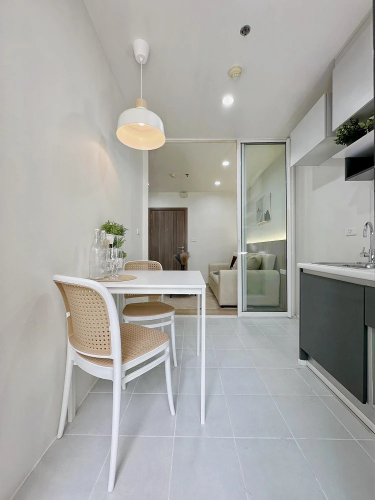 For sale: The BASE Chaengwattana, quality condo, fully functional decoration, built-in headboard. You will regret it if you miss it.