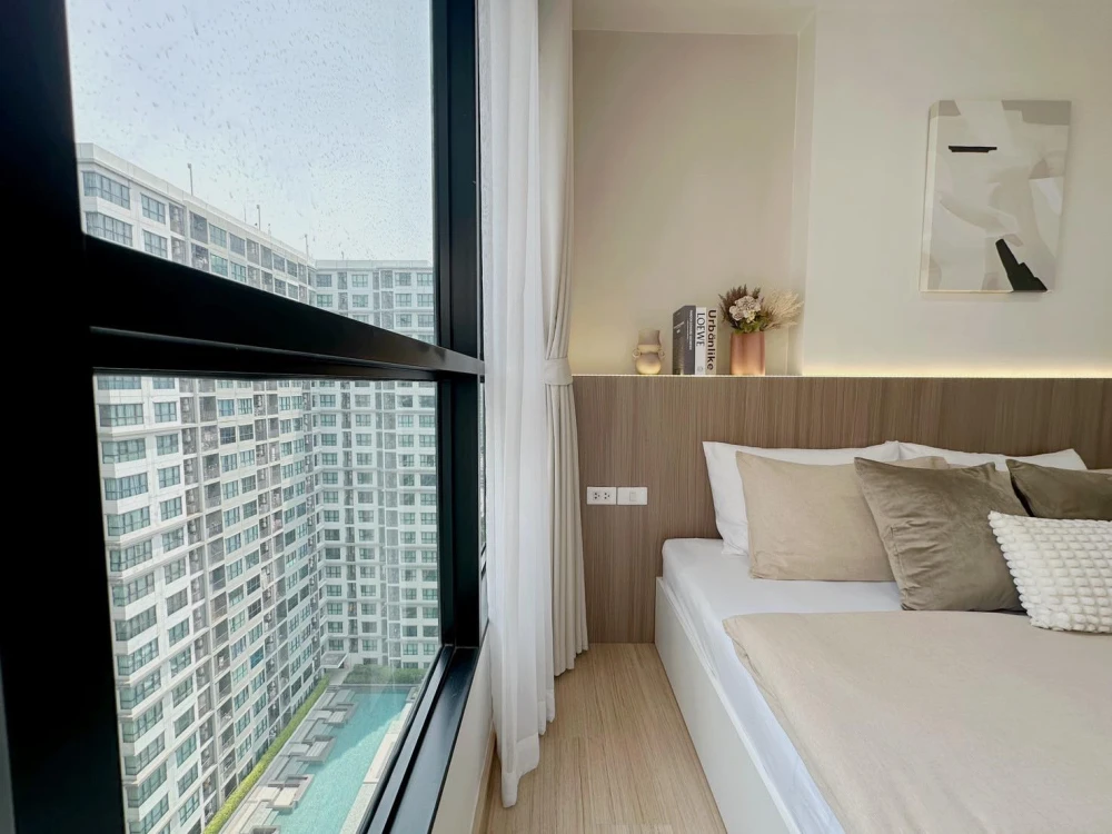 For sale: The BASE Chaengwattana, quality condo, fully functional decoration, built-in headboard. You will regret it if you miss it.