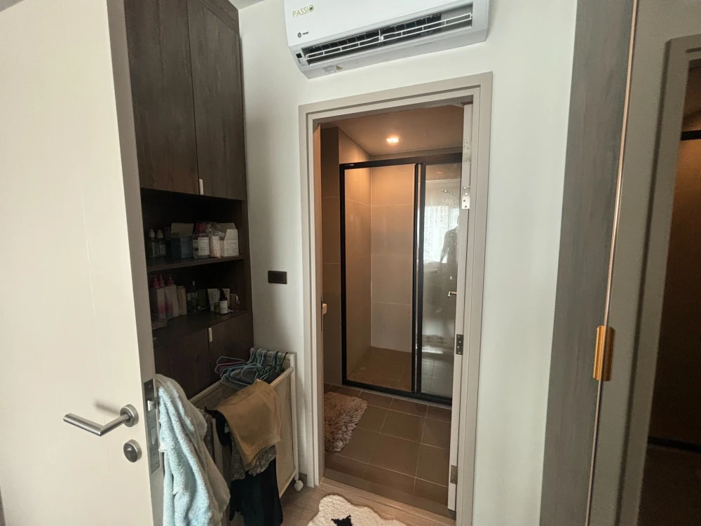 For sale: The Base Phetchaburi-Thonglor with built-in furniture and stunning city views. Reserve now before it's gone.