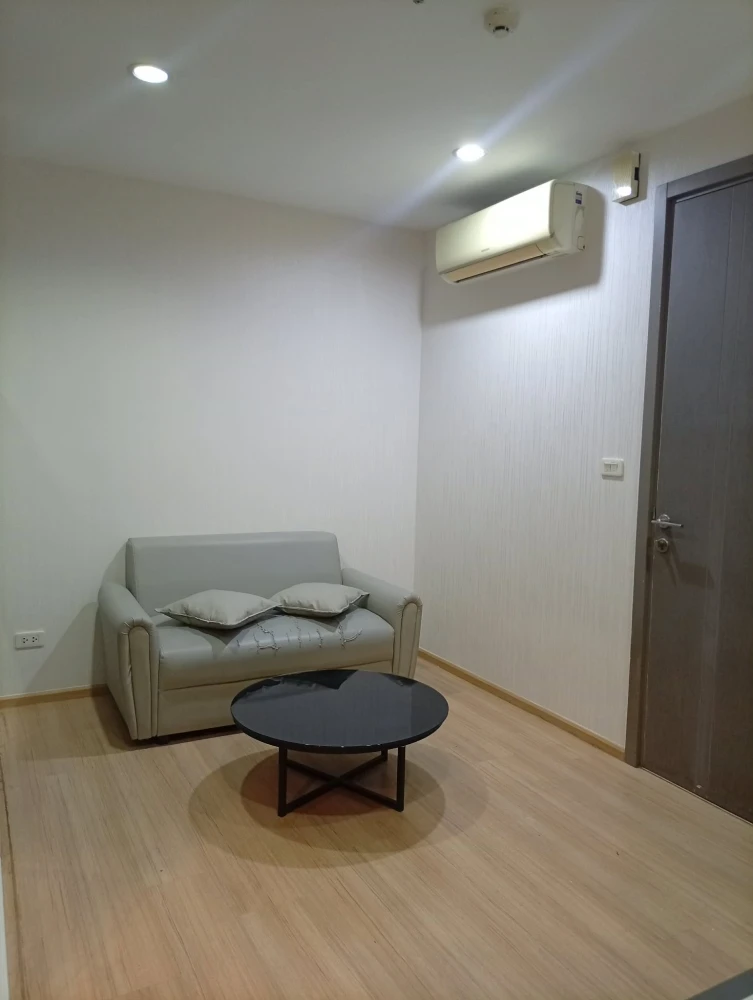 Selling The Base Rama 9-Ramkhamhaeng. 2.5 meter high ceilings create a spacious and comfortable living environment. Don't miss out!