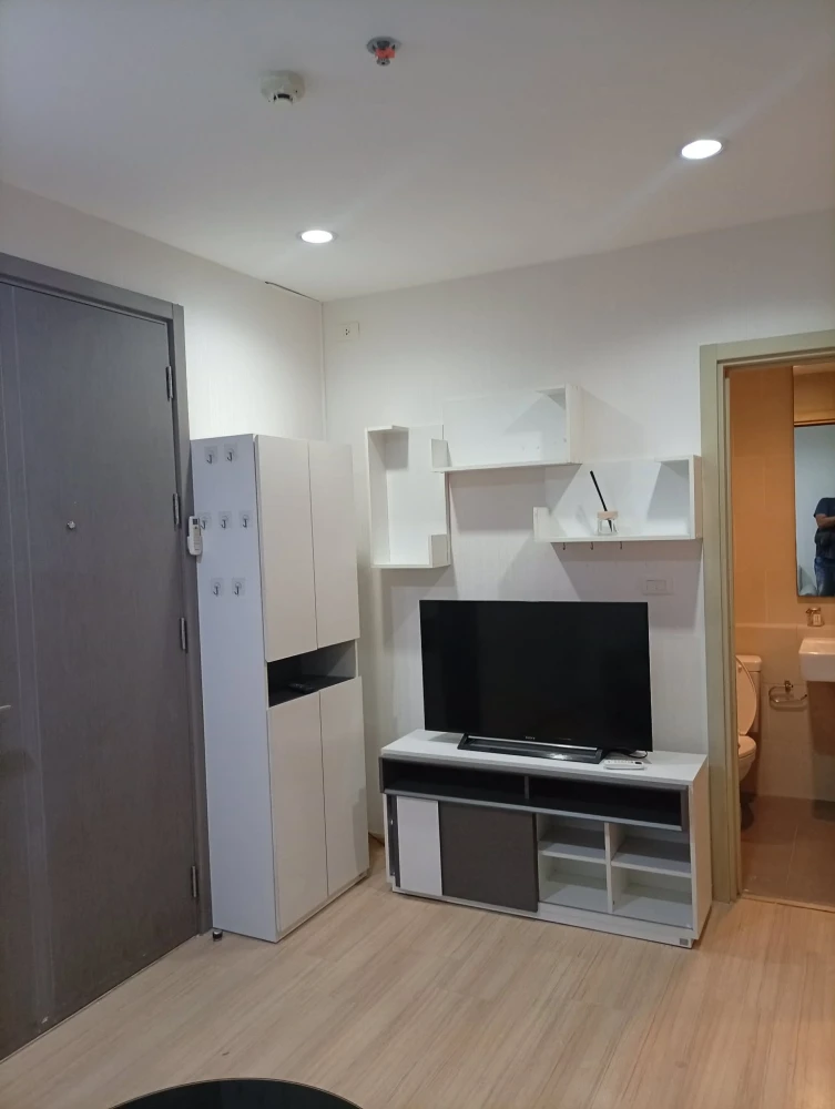 Selling The Base Rama 9-Ramkhamhaeng. 2.5 meter high ceilings create a spacious and comfortable living environment. Don't miss out!