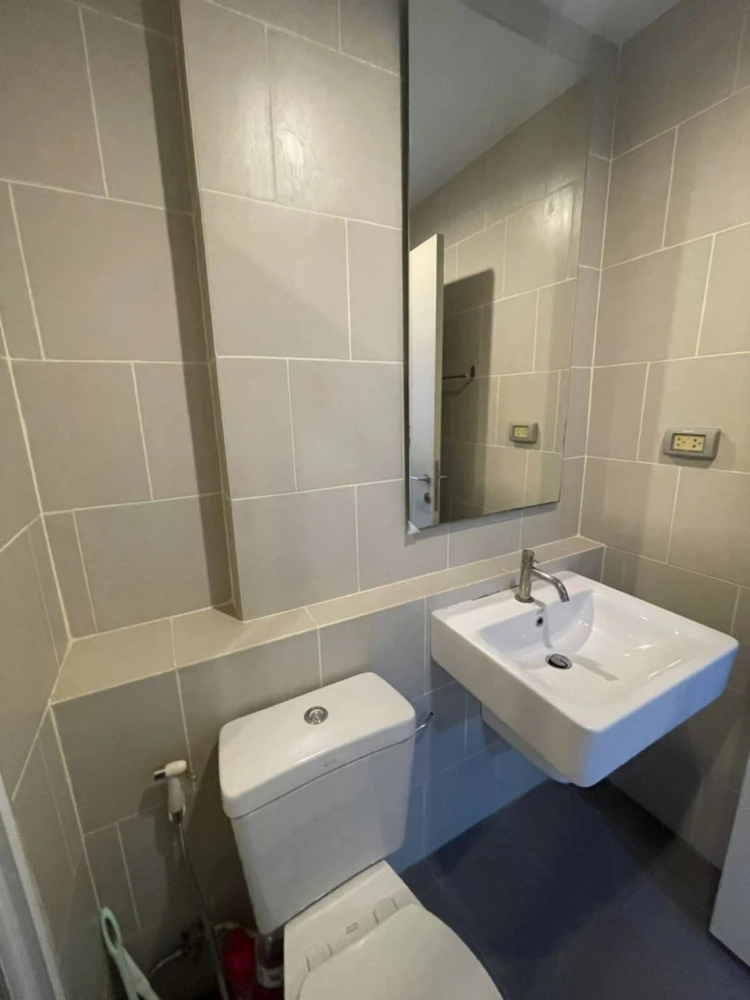 For sale: The Base Rama 9–Ramkhamhaeng, 1 bedroom, 1 bathroom, fully furnished, beautiful view from high floor, reserve now!