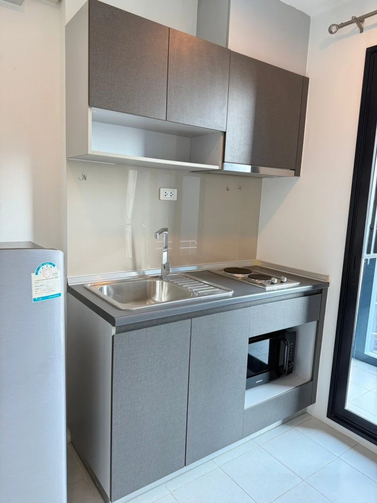 Selling a great unit at The Base Rama 9–Ramkhamhaeng. High floor, beautiful unblocked view. What are you waiting for?