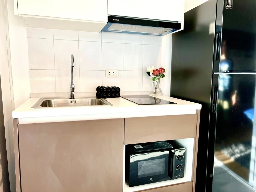 For sale: The Base Sukhumvit 77, a nice room, fully furnished, spacious and comfortable. Reserve now!