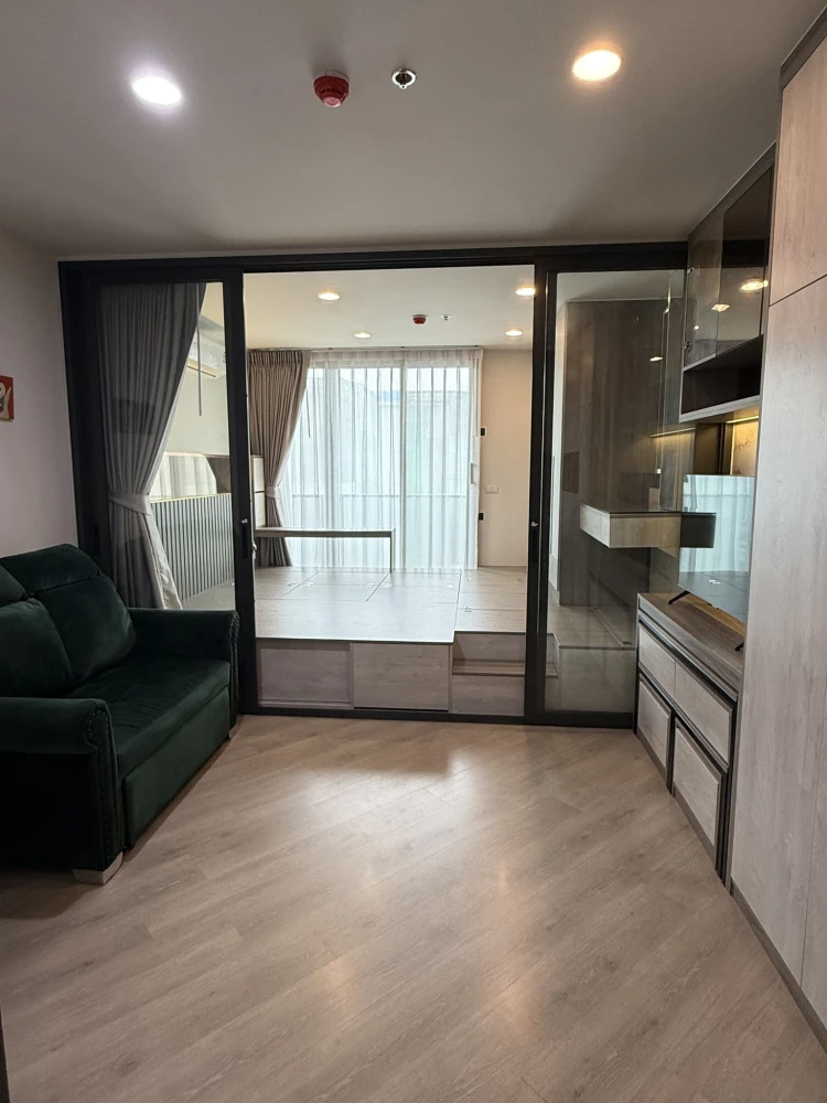 For sale: The Base Saphan Mai, 11th floor, north facing, morning sun, cool room all day, view overlooking Don Mueang Airport, reserve now.